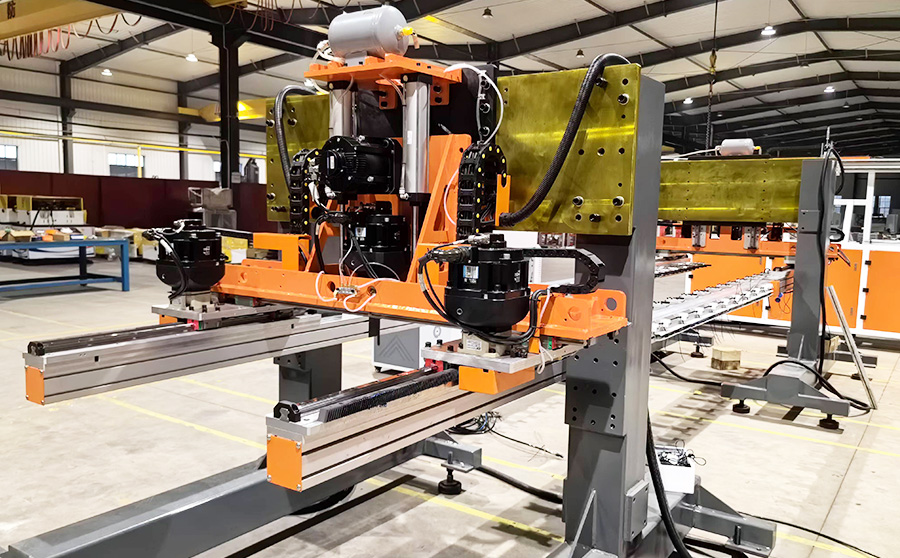 小型三次元機械手